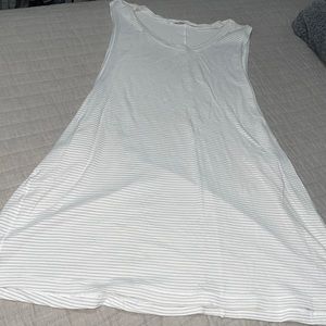 Lululemon high neck sleeveless top